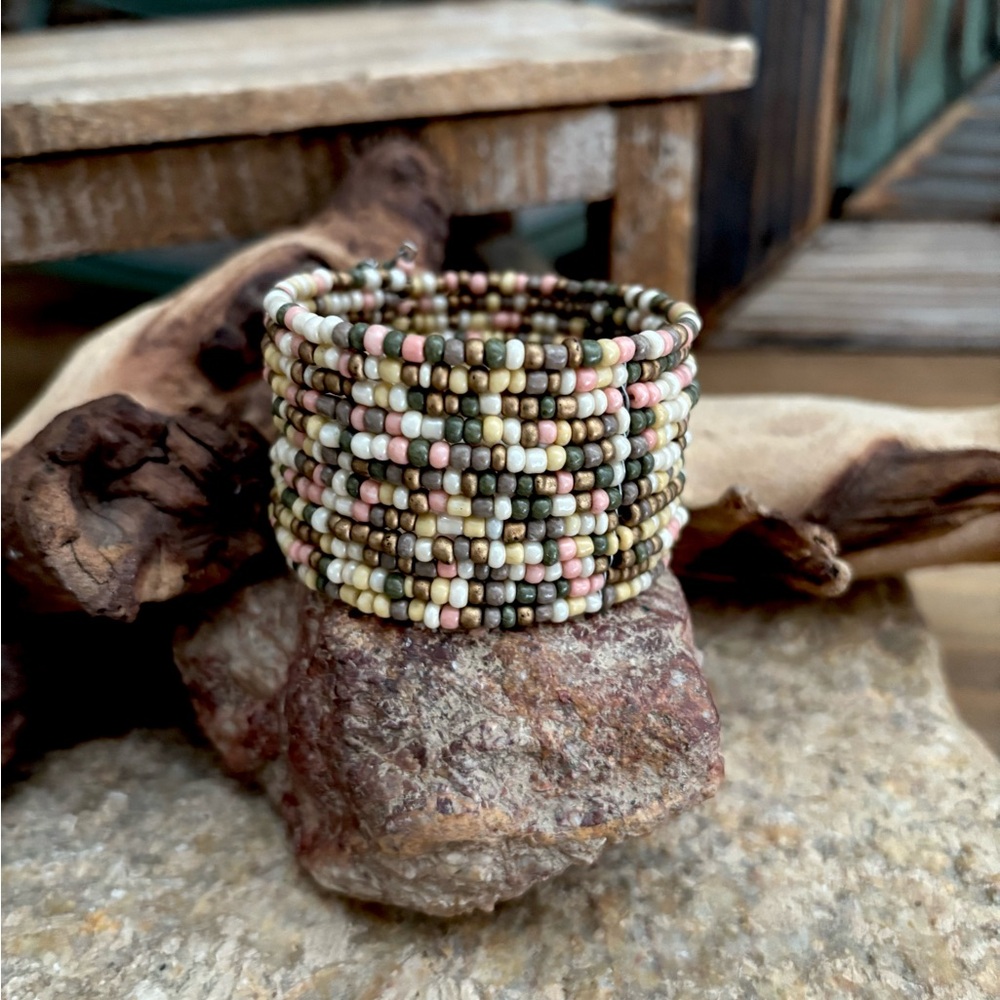 Cuff Bracelet Multicolored Seed Bead Memory Wire Stretch 70s NEW